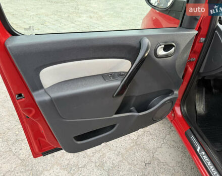 Красный Рено Кенгу, объемом двигателя 1.5 л и пробегом 172 тыс. км за 11499 $, фото 64 на Automoto.ua