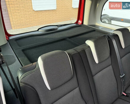 Красный Рено Кенгу, объемом двигателя 1.5 л и пробегом 172 тыс. км за 11499 $, фото 50 на Automoto.ua