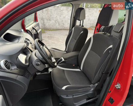 Красный Рено Кенгу, объемом двигателя 1.5 л и пробегом 172 тыс. км за 11499 $, фото 72 на Automoto.ua