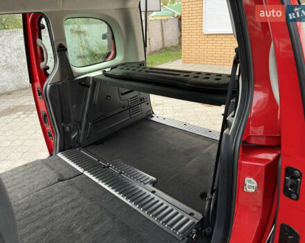 Красный Рено Кенгу, объемом двигателя 1.5 л и пробегом 172 тыс. км за 11499 $, фото 88 на Automoto.ua