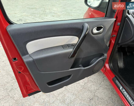 Красный Рено Кенгу, объемом двигателя 1.5 л и пробегом 172 тыс. км за 11499 $, фото 54 на Automoto.ua