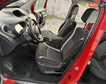 Красный Рено Кенгу, объемом двигателя 1.5 л и пробегом 172 тыс. км за 11499 $, фото 60 на Automoto.ua