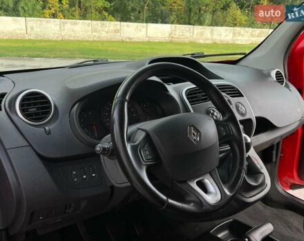 Рено Кенгу 2015 в Киеве на Automoto.ua Красный Рено Кенгу, объемом двигателя 1.5 л и пробегом 205 тыс. км за 12250 $, фото 86 на Automoto.ua
