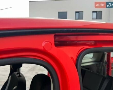 Рено Кенгу 2015 в Киеве на Automoto.ua Красный Рено Кенгу, объемом двигателя 1.5 л и пробегом 205 тыс. км за 12250 $, фото 42 на Automoto.ua