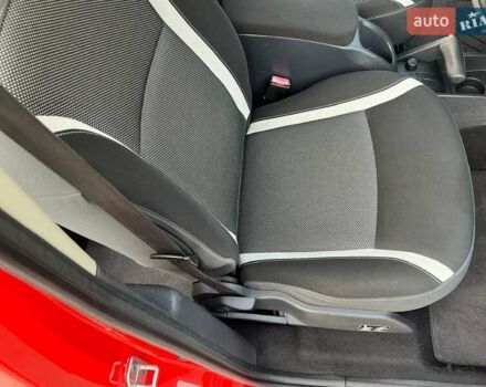 Рено Кенгу 2015 в Киеве на Automoto.ua Красный Рено Кенгу, объемом двигателя 1.5 л и пробегом 205 тыс. км за 12250 $, фото 59 на Automoto.ua