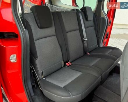 Рено Кенгу 2015 в Киеве на Automoto.ua Красный Рено Кенгу, объемом двигателя 1.5 л и пробегом 205 тыс. км за 12250 $, фото 58 на Automoto.ua