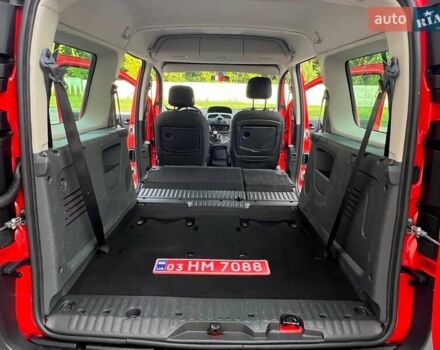 Рено Кенгу 2015 в Киеве на Automoto.ua Красный Рено Кенгу, объемом двигателя 1.5 л и пробегом 205 тыс. км за 12250 $, фото 52 на Automoto.ua