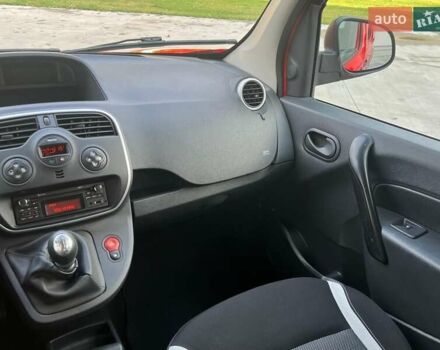 Рено Кенгу 2015 в Киеве на Automoto.ua Красный Рено Кенгу, объемом двигателя 1.5 л и пробегом 205 тыс. км за 12250 $, фото 9 на Automoto.ua