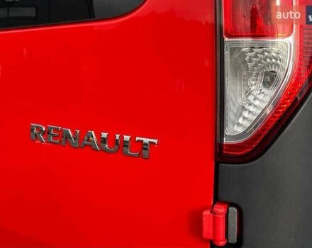Рено Кенгу 2015 в Киеве на Automoto.ua Красный Рено Кенгу, объемом двигателя 1.5 л и пробегом 205 тыс. км за 12250 $, фото 92 на Automoto.ua