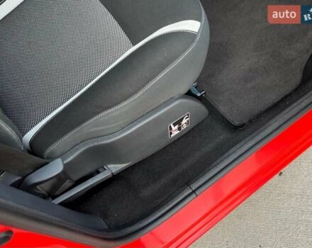 Рено Кенгу 2015 в Киеве на Automoto.ua Красный Рено Кенгу, объемом двигателя 1.5 л и пробегом 205 тыс. км за 12250 $, фото 62 на Automoto.ua