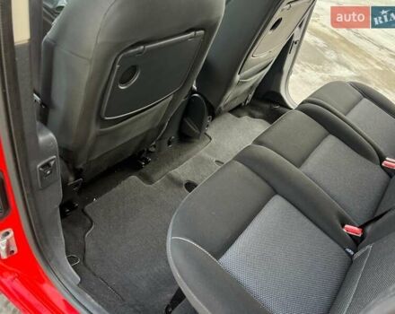 Рено Кенгу 2015 в Киеве на Automoto.ua Красный Рено Кенгу, объемом двигателя 1.5 л и пробегом 205 тыс. км за 12250 $, фото 63 на Automoto.ua