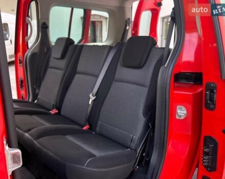 Рено Кенгу 2015 в Киеве на Automoto.ua Красный Рено Кенгу, объемом двигателя 1.5 л и пробегом 205 тыс. км за 12250 $, фото 60 на Automoto.ua