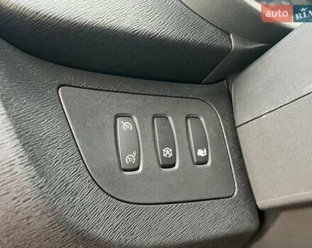 Рено Кенгу 2015 в Киеве на Automoto.ua Красный Рено Кенгу, объемом двигателя 1.5 л и пробегом 205 тыс. км за 12250 $, фото 74 на Automoto.ua