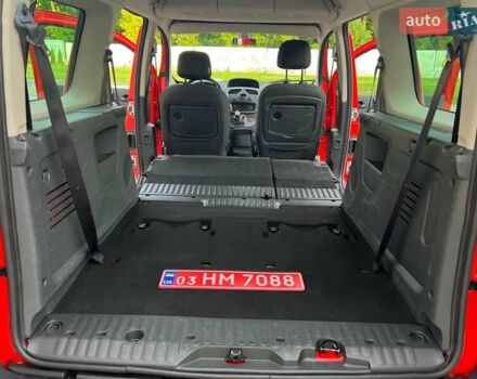 Рено Кенгу 2015 в Киеве на Automoto.ua Красный Рено Кенгу, объемом двигателя 1.5 л и пробегом 205 тыс. км за 12250 $, фото 53 на Automoto.ua