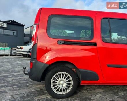 Рено Кенгу 2015 в Киеве на Automoto.ua Красный Рено Кенгу, объемом двигателя 1.5 л и пробегом 205 тыс. км за 12250 $, фото 97 на Automoto.ua