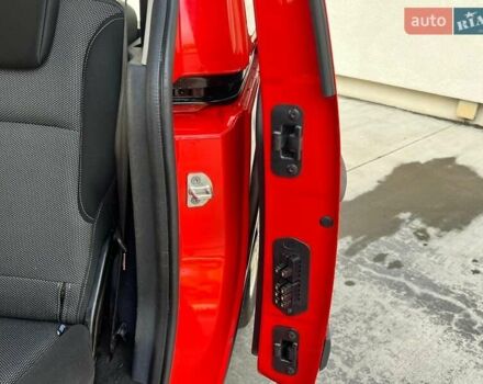 Рено Кенгу 2015 в Киеве на Automoto.ua Красный Рено Кенгу, объемом двигателя 1.5 л и пробегом 205 тыс. км за 12250 $, фото 45 на Automoto.ua