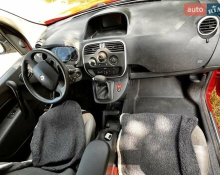 Красный Рено Кенгу, объемом двигателя 0 л и пробегом 180 тыс. км за 7100 $, фото 15 на Automoto.ua