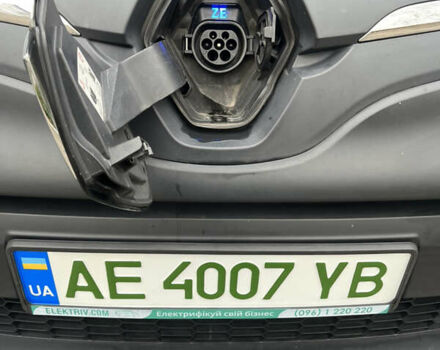 Красный Рено Кенгу, объемом двигателя 0 л и пробегом 56 тыс. км за 6700 $, фото 45 на Automoto.ua