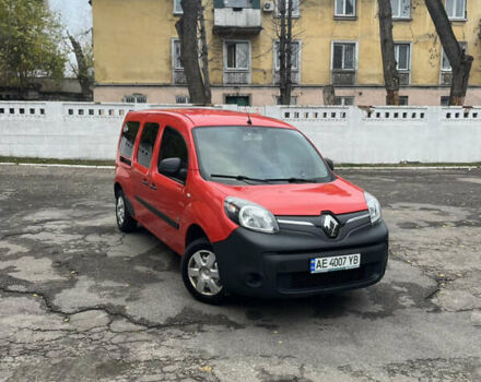 Красный Рено Кенгу, объемом двигателя 0 л и пробегом 56 тыс. км за 6700 $, фото 5 на Automoto.ua