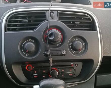 Красный Рено Кенгу, объемом двигателя 0 л и пробегом 82 тыс. км за 7990 $, фото 18 на Automoto.ua