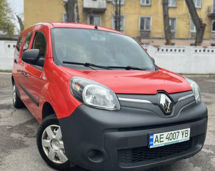 Красный Рено Кенгу, объемом двигателя 0 л и пробегом 56 тыс. км за 6700 $, фото 4 на Automoto.ua