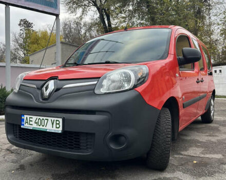 Красный Рено Кенгу, объемом двигателя 0 л и пробегом 56 тыс. км за 6700 $, фото 22 на Automoto.ua