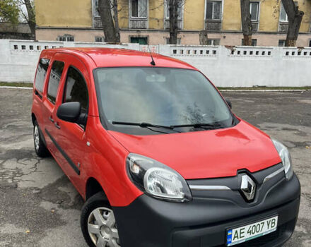 Красный Рено Кенгу, объемом двигателя 0 л и пробегом 56 тыс. км за 6700 $, фото 2 на Automoto.ua