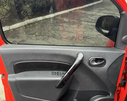 Красный Рено Кенгу, объемом двигателя 0 л и пробегом 56 тыс. км за 6700 $, фото 33 на Automoto.ua