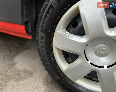 Красный Рено Кенгу, объемом двигателя 0 л и пробегом 56 тыс. км за 6700 $, фото 50 на Automoto.ua