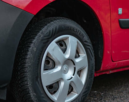 Красный Рено Кенгу, объемом двигателя 0 л и пробегом 40 тыс. км за 9000 $, фото 18 на Automoto.ua