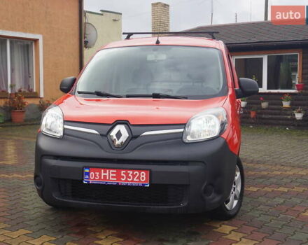Рено Кенгу 2019 в Самборе на Automoto.ua Красный Рено Кенгу, объемом двигателя 0 л и пробегом 76 тыс. км за 11000 $, фото 2 на Automoto.ua