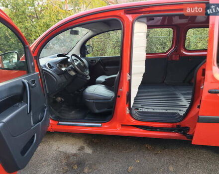 Красный Рено Кенгу, объемом двигателя 0 л и пробегом 53 тыс. км за 11499 $, фото 8 на Automoto.ua