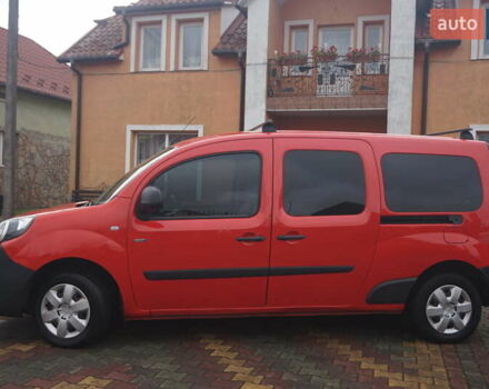 Рено Кенгу 2019 в Самборе на Automoto.ua Красный Рено Кенгу, объемом двигателя 0 л и пробегом 76 тыс. км за 11000 $, фото 11 на Automoto.ua