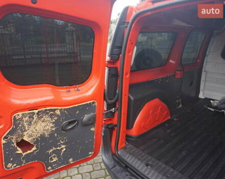 Рено Кенгу 2019 в Самборе на Automoto.ua Красный Рено Кенгу, объемом двигателя 0 л и пробегом 76 тыс. км за 11000 $, фото 48 на Automoto.ua