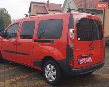 Рено Кенгу 2019 в Самборе на Automoto.ua Красный Рено Кенгу, объемом двигателя 0 л и пробегом 76 тыс. км за 11000 $, фото 9 на Automoto.ua