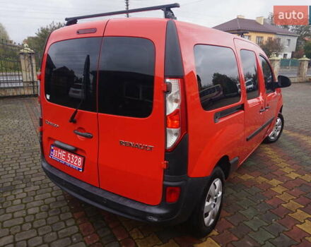 Рено Кенгу 2019 в Самборе на Automoto.ua Красный Рено Кенгу, объемом двигателя 0 л и пробегом 76 тыс. км за 11000 $, фото 16 на Automoto.ua