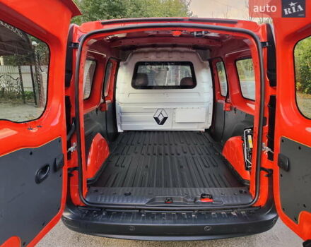 Красный Рено Кенгу, объемом двигателя 0 л и пробегом 53 тыс. км за 11499 $, фото 9 на Automoto.ua