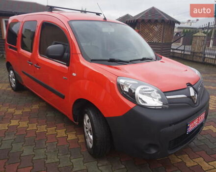 Рено Кенгу 2019 в Самборе на Automoto.ua Красный Рено Кенгу, объемом двигателя 0 л и пробегом 76 тыс. км за 11000 $, фото 14 на Automoto.ua