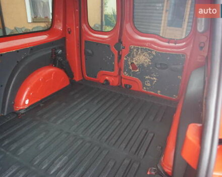 Рено Кенгу 2019 в Самборе на Automoto.ua Красный Рено Кенгу, объемом двигателя 0 л и пробегом 76 тыс. км за 11000 $, фото 46 на Automoto.ua