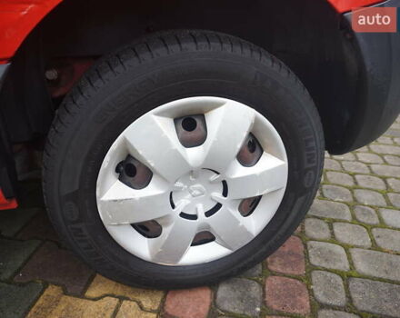 Рено Кенгу 2019 в Самборе на Automoto.ua Красный Рено Кенгу, объемом двигателя 0 л и пробегом 76 тыс. км за 11000 $, фото 73 на Automoto.ua