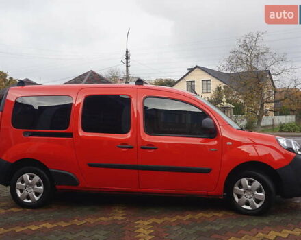 Рено Кенгу 2019 в Самборе на Automoto.ua Красный Рено Кенгу, объемом двигателя 0 л и пробегом 76 тыс. км за 11000 $, фото 5 на Automoto.ua