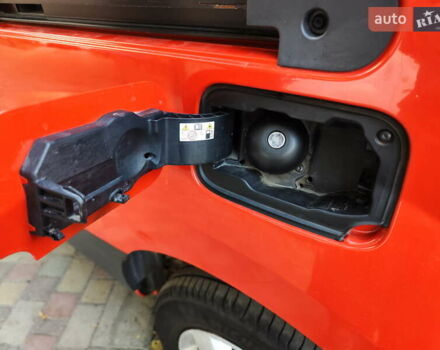 Красный Рено Кенгу, объемом двигателя 0 л и пробегом 53 тыс. км за 11499 $, фото 21 на Automoto.ua