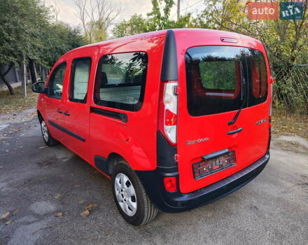 Красный Рено Кенгу, объемом двигателя 0 л и пробегом 53 тыс. км за 11499 $, фото 4 на Automoto.ua