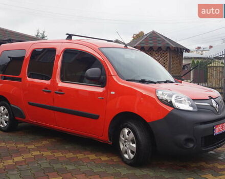 Рено Кенгу 2019 в Самборе на Automoto.ua Красный Рено Кенгу, объемом двигателя 0 л и пробегом 76 тыс. км за 11000 $, фото 4 на Automoto.ua