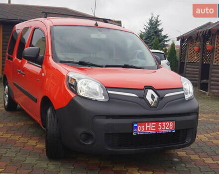 Рено Кенгу 2019 в Самборе на Automoto.ua Красный Рено Кенгу, объемом двигателя 0 л и пробегом 76 тыс. км за 11000 $, фото 3 на Automoto.ua