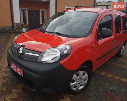 Рено Кенгу 2019 в Самборе на Automoto.ua Красный Рено Кенгу, объемом двигателя 0 л и пробегом 76 тыс. км за 11000 $, фото 12 на Automoto.ua