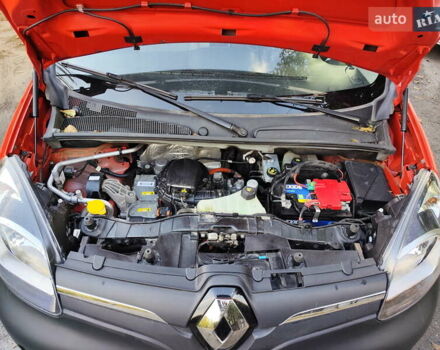 Красный Рено Кенгу, объемом двигателя 0 л и пробегом 53 тыс. км за 11500 $, фото 20 на Automoto.ua