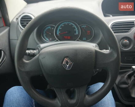 Рено Кенгу 2019 в Самборе на Automoto.ua Красный Рено Кенгу, объемом двигателя 0 л и пробегом 76 тыс. км за 11000 $, фото 29 на Automoto.ua