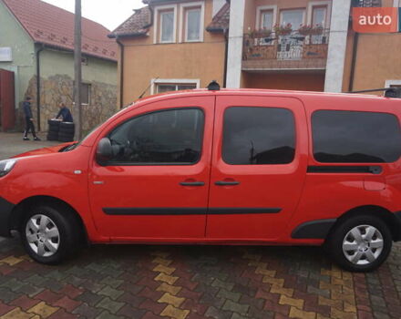 Рено Кенгу 2019 в Самборе на Automoto.ua Красный Рено Кенгу, объемом двигателя 0 л и пробегом 76 тыс. км за 11000 $, фото 19 на Automoto.ua