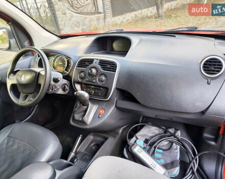 Красный Рено Кенгу, объемом двигателя 0 л и пробегом 53 тыс. км за 11500 $, фото 12 на Automoto.ua